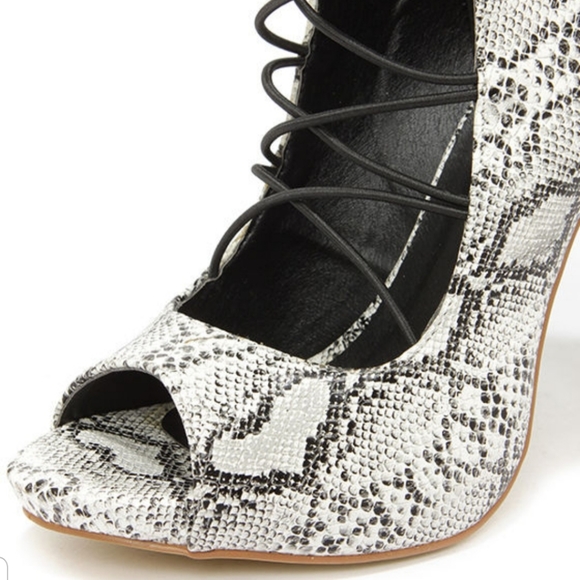 Shoe Republic LA Pacino White Snake Caged Peep Toe - Picture 5 of 5